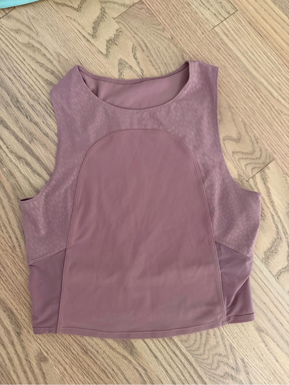 πLululemon 5-Piece Activewear Bundle | Align Leggings, Flutter Shorts & Tank - Picture 3 of 9